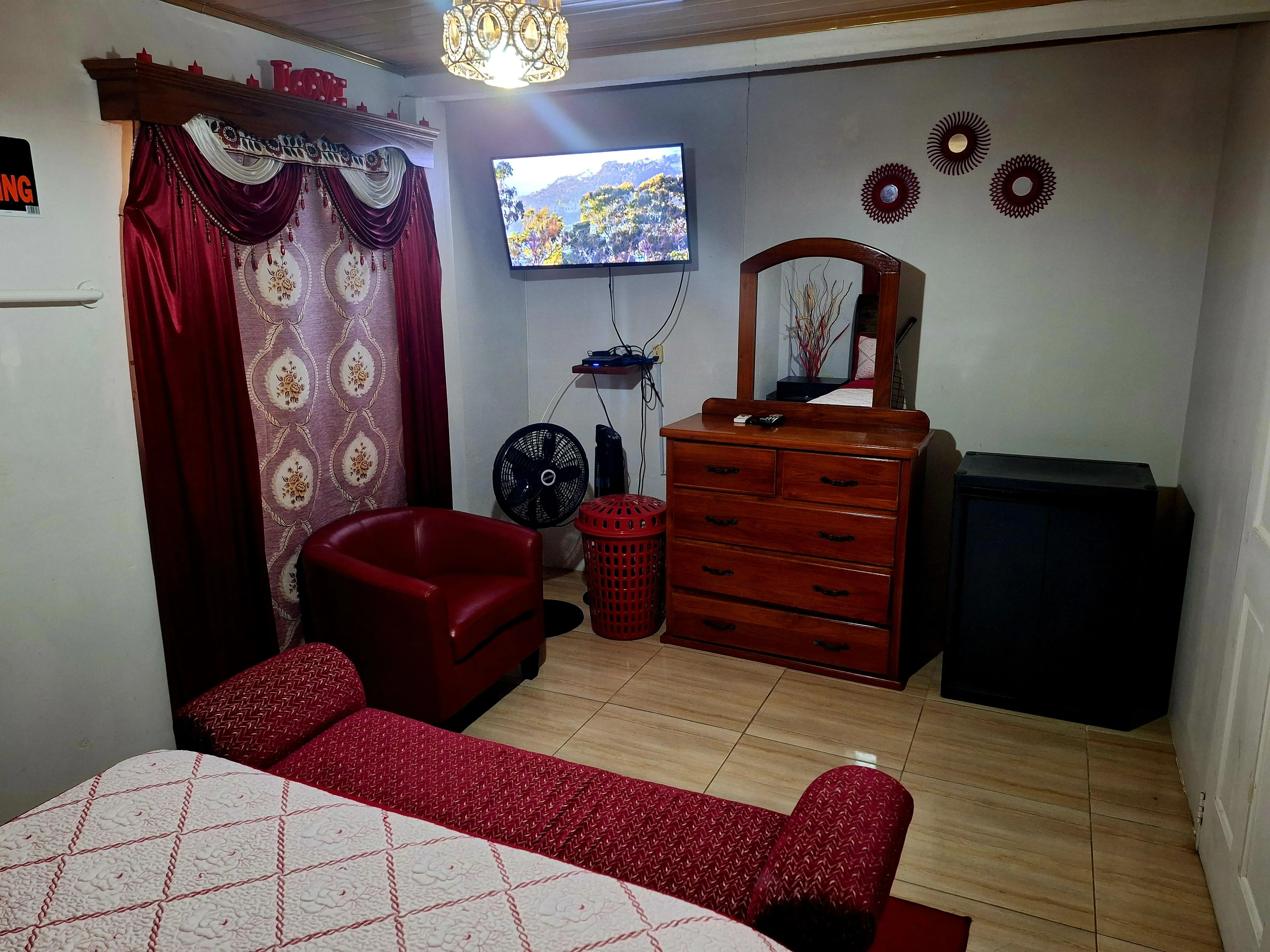 1 bedroom apartment bedroom